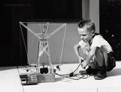 erector-set-boy.jpg